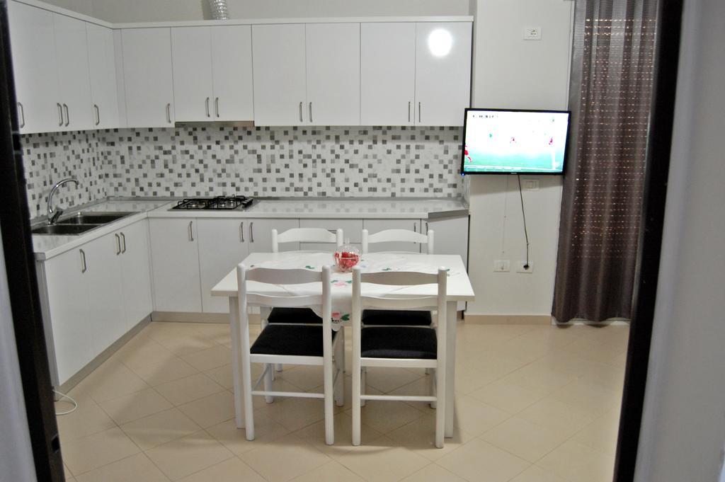 Beach Apartments Era Bashkia e Orikumit Exteriör bild